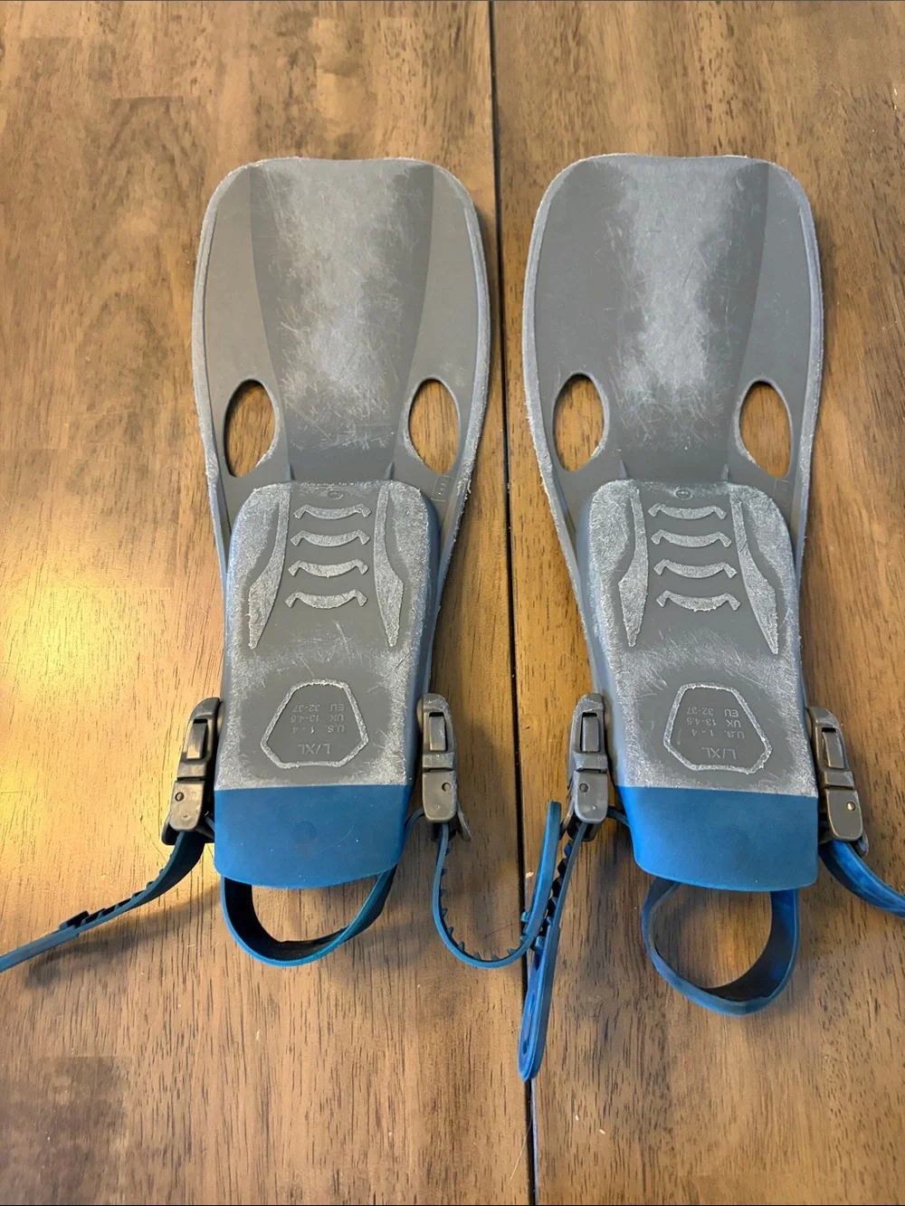 U.S Diver’s pair blue